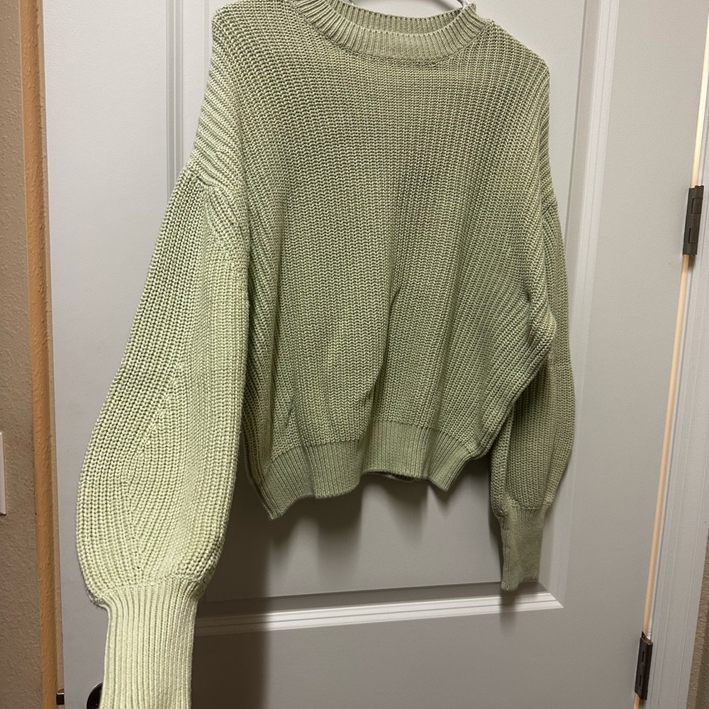 Sweater light green